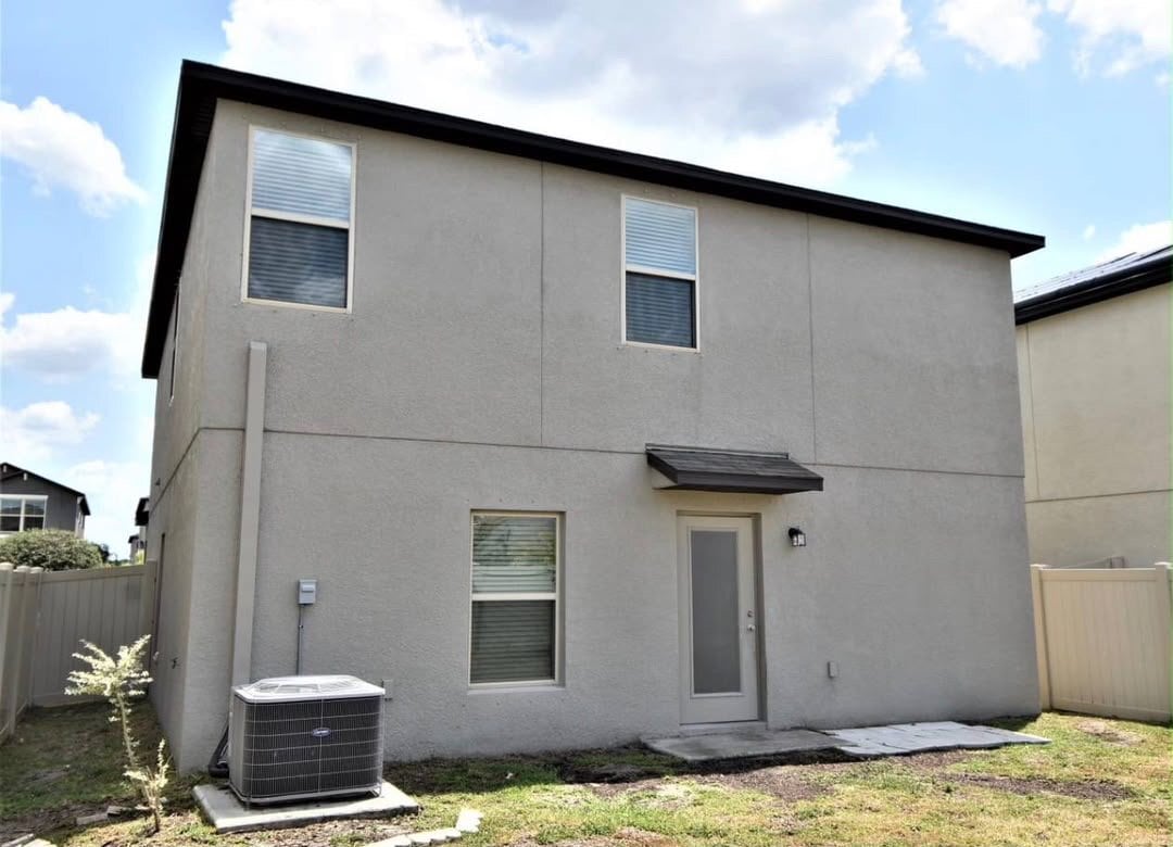 Building Photo - 10213 Cool Waterlily Ave