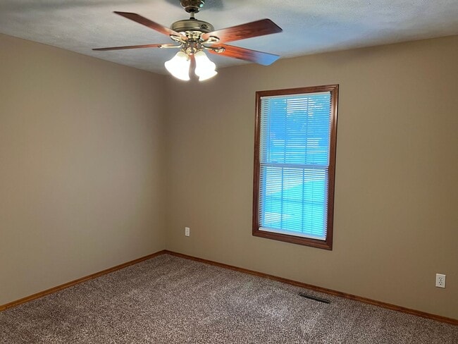 Building Photo - 3 Bedroom with Large Covered Deck in southwest Springfield