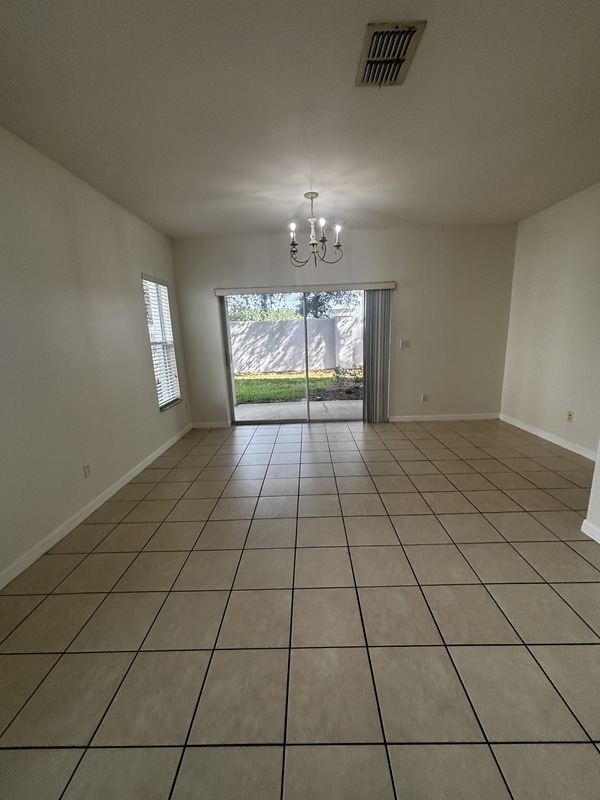 Building Photo - 10684 Savannah Wood Ct