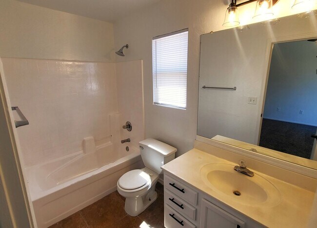 Building Photo - Beautifully Upgraded 3 Bedroom, 2 Bath Hom...