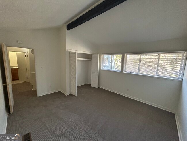 Building Photo - 180 Woodstone Dr