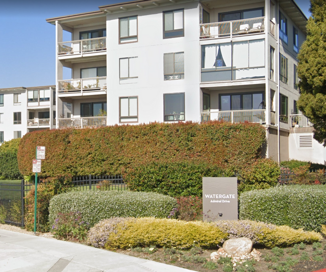 Primary Photo - Spacious Updated Two Bedroom Condo in Wate...