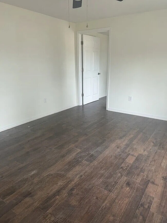 Building Photo - 721 Pickens Dr