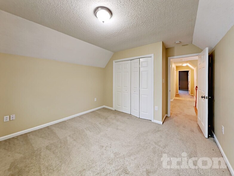 Building Photo - 9304 Twin Trail Dr