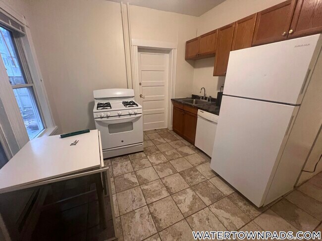 Building Photo - 86 Prentiss St