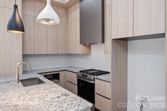 Building Photo - 1840 Merriman Ave