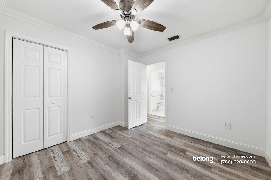 Building Photo - 980 NW 200th Terrace