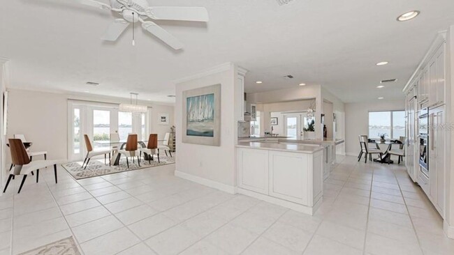 Building Photo - 7692 Cove Terrace
