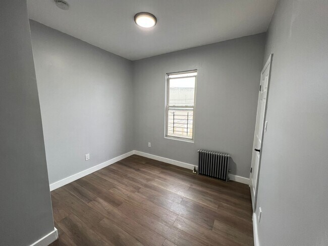 Unit 2 - 317 Coit St