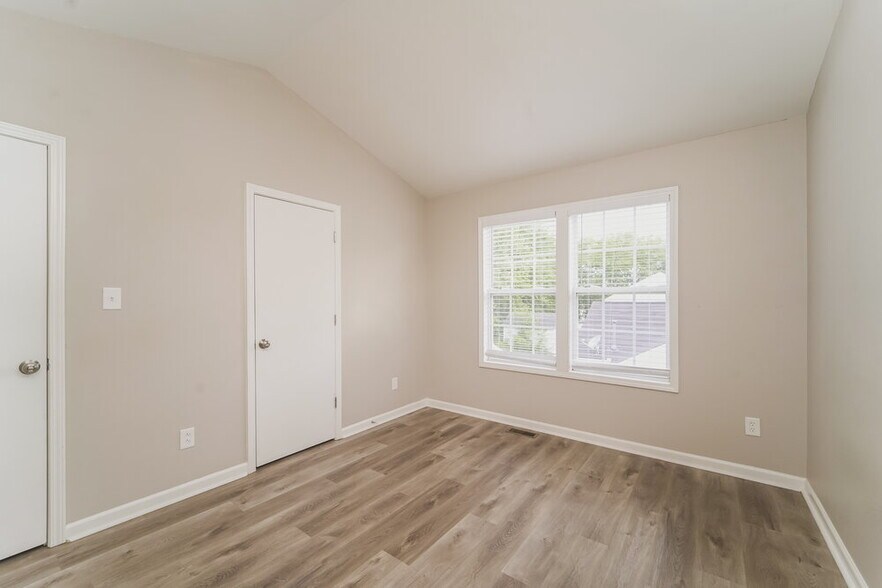 Building Photo - 4964 Astonshire Ln