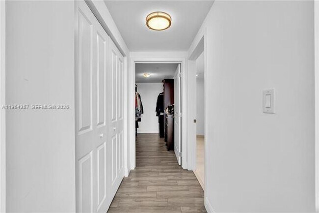 Building Photo - 400 Sunny Isles Blvd