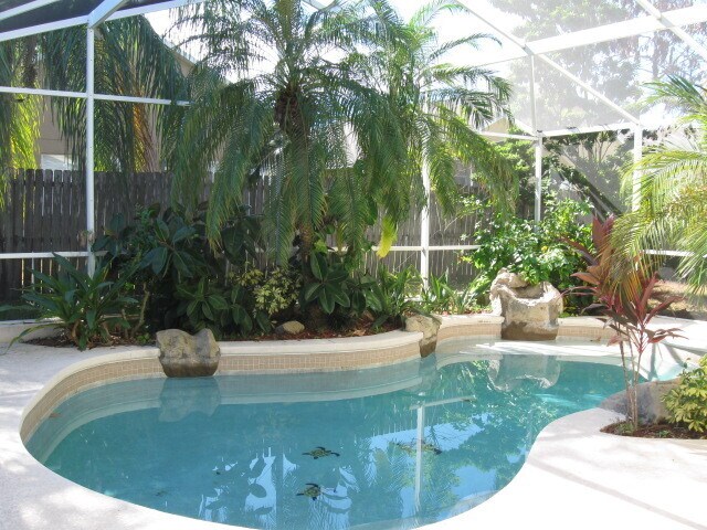 Building Photo - Beautiful 3/2 with a pool