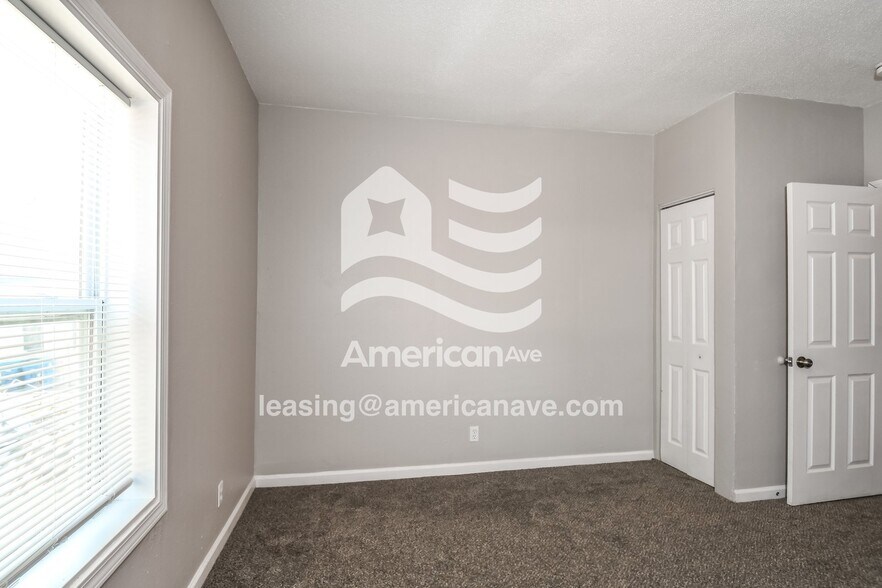 Building Photo - 765 Regina Ave