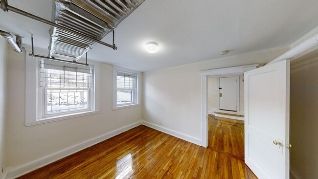 Building Photo - 4 Egremont Rd
