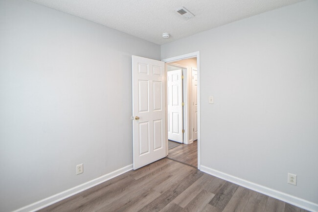 Building Photo - 145 Darlene Dr