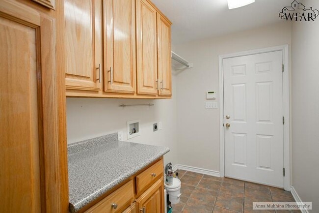 Building Photo - 8 St Andrews Ct