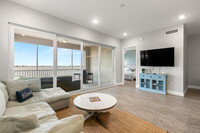 Building Photo - 380 Aruba Cir