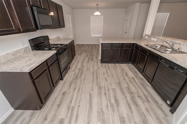 Building Photo - 9108 Yellow Rose Dr
