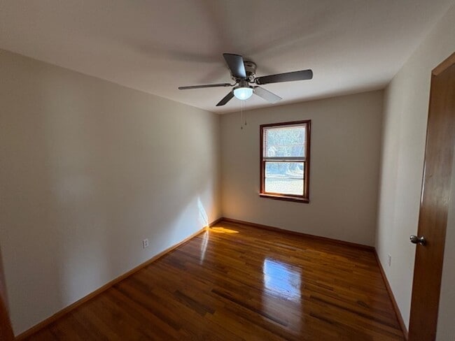 Building Photo - 118 Czar Ln