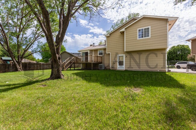 Building Photo - 8502 W Westlawn Cir