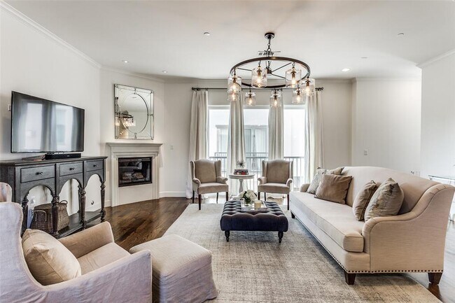 Building Photo - 3515 Normandy Ave