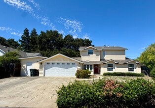 Building Photo - 1450 Meadow Ln