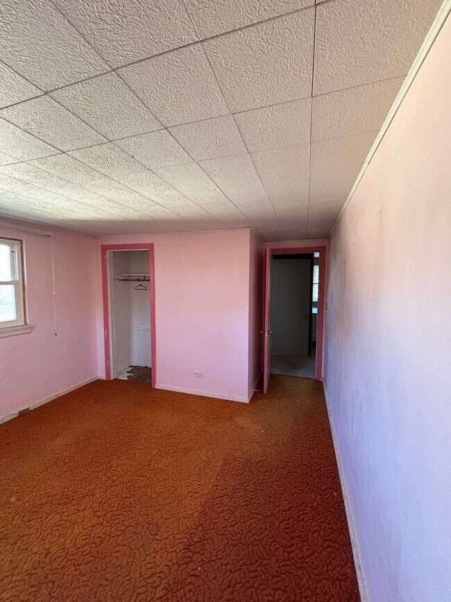 Building Photo - 216 Leon St