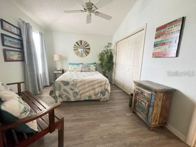 Building Photo - 2427 Chestnut Terrace