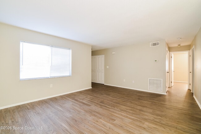 Building Photo - 2000 Burning Tree Dr