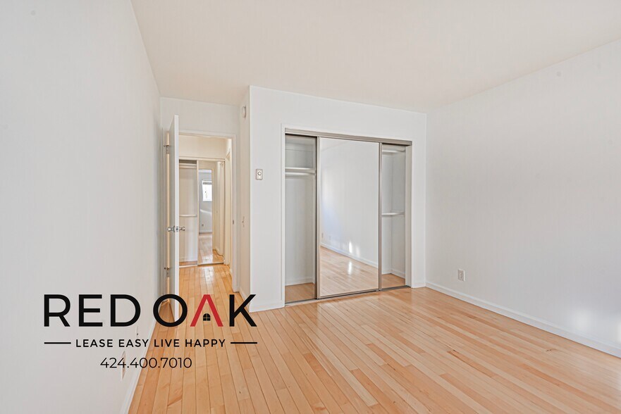 Building Photo - 1033 3rd St