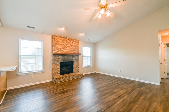 Building Photo - 11813 Shannon Pointe Rd