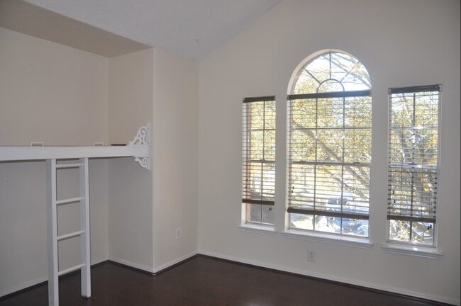 Building Photo - 19702 Creek Bend Trail