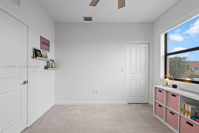 Building Photo - 4917 Oakmont Dr