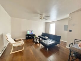 Building Photo - 1001 Bloom Rd