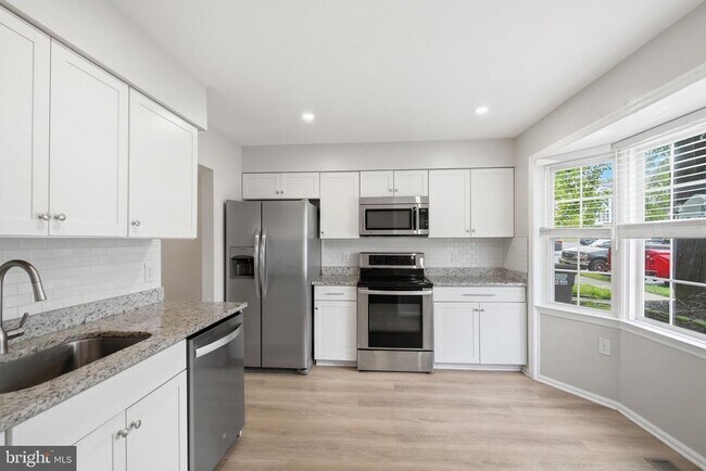 Building Photo - 12120 Stoneford Dr
