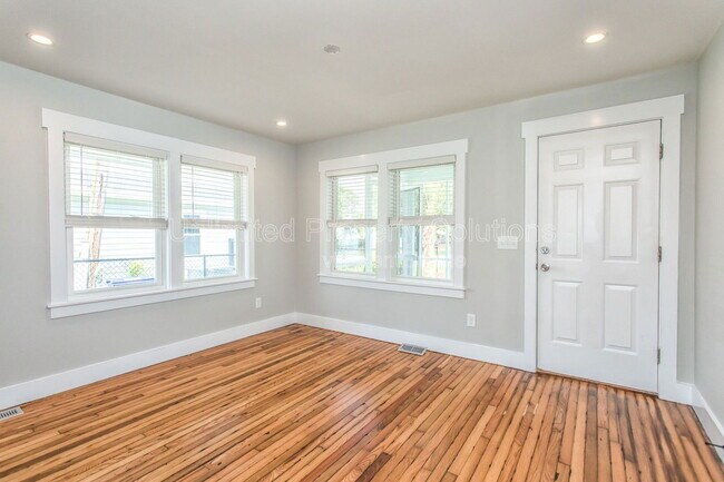 Building Photo - 1608 Bonito Ln