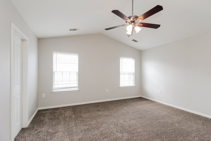 Building Photo - 1220 Chaser Ridge Ct