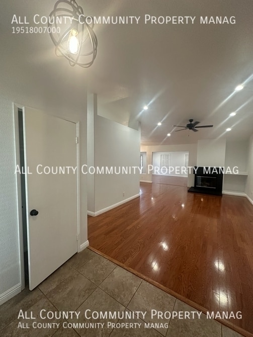 Building Photo - 1857 Creekside Dr