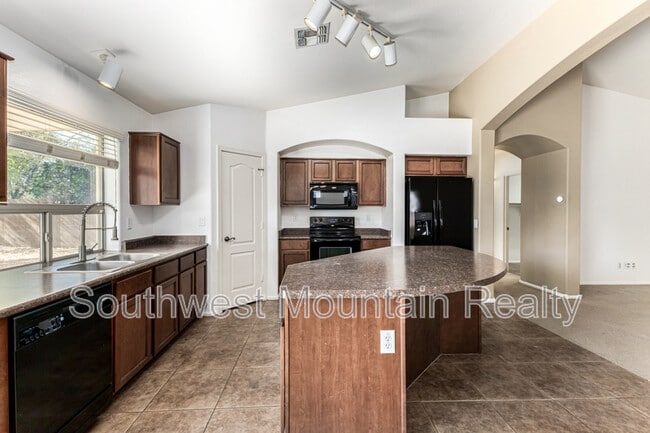 Building Photo - 38426 N Beverly Ave