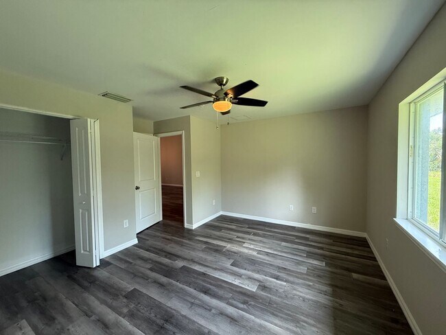 Building Photo - Duplex for Rent