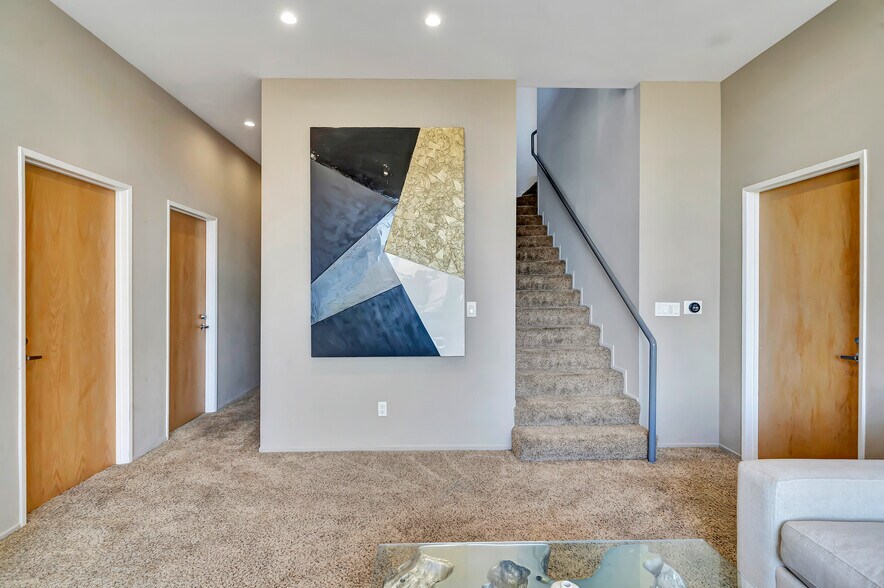 Building Photo - 3630 Avenida del Sol