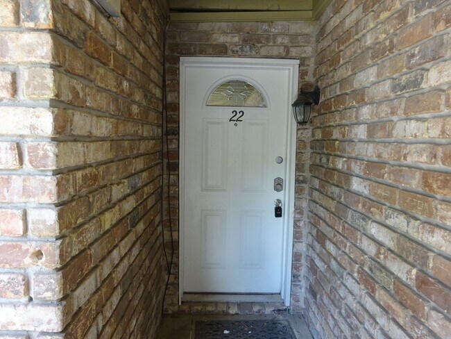 Building Photo - 7510 Shady Villa Lane #22