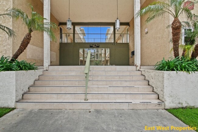 Building Photo - 408 Civic Center Dr E