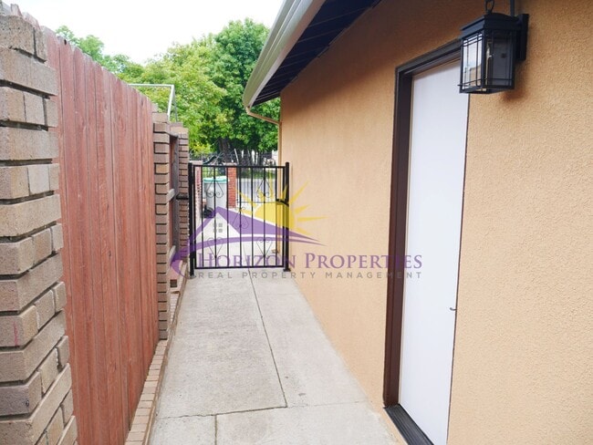 Building Photo - Remodeled 3 Bed 1 Bath 900sqft home in West Sacramento