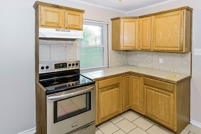 Building Photo - 105 Tecumseh Trail