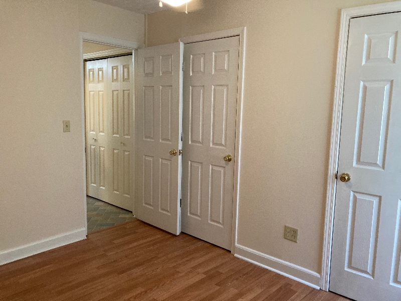 Building Photo - 627 Windcrest Dr