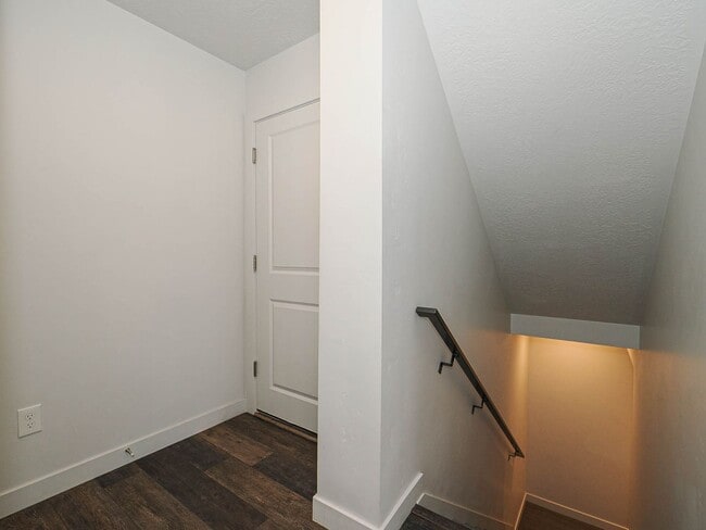 Building Photo - 3 bedroom, 2.5 Bathroom Saratoga Springs Home