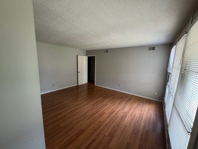 Building Photo - 151 N Belvedere Blvd