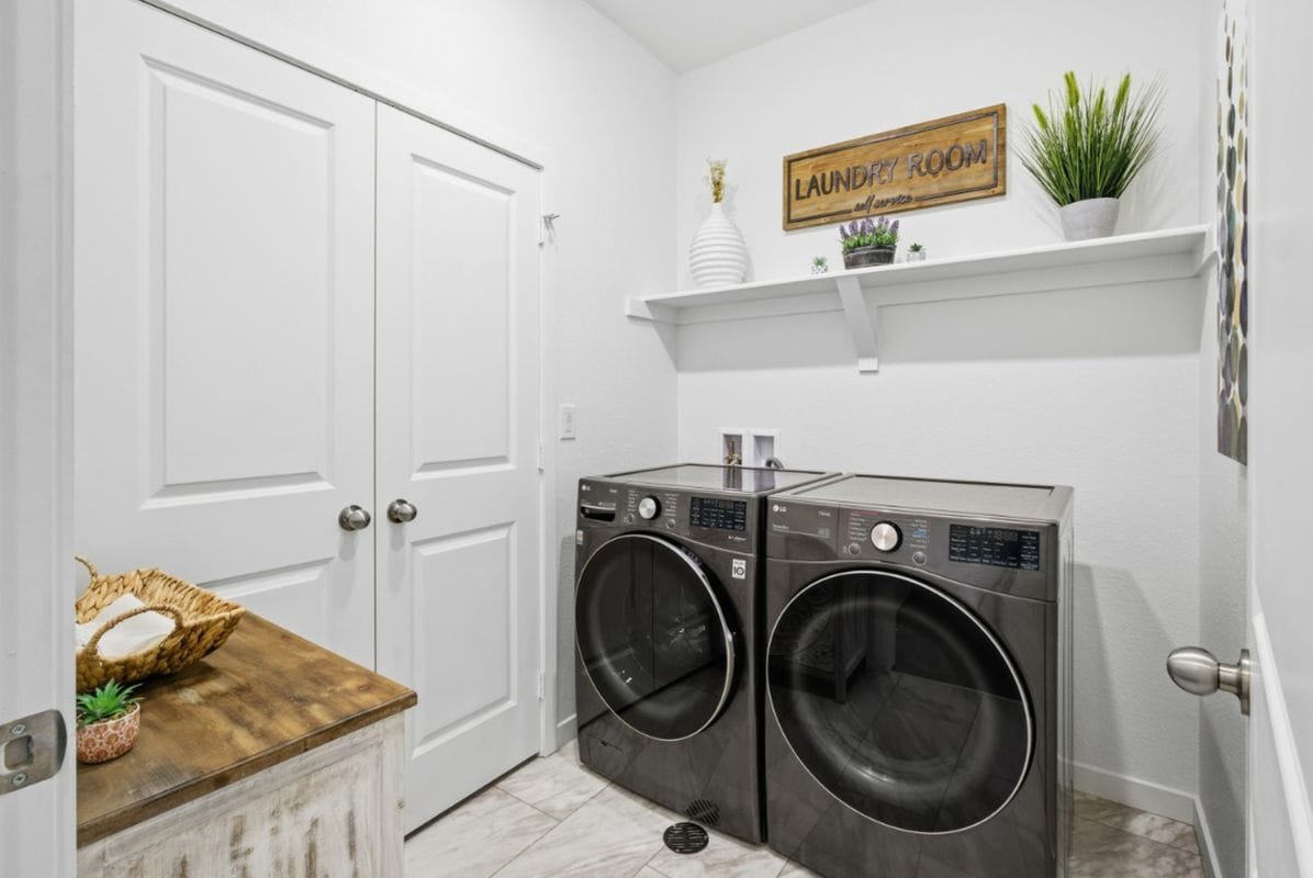 Building Photo - 930 Thinleaf Ln