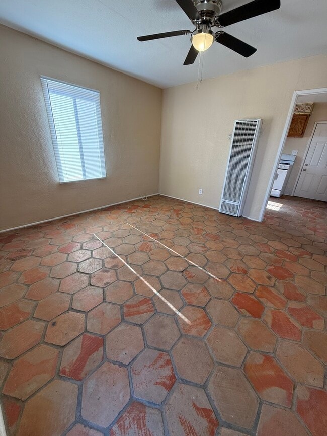 Building Photo - Townhome For Rent